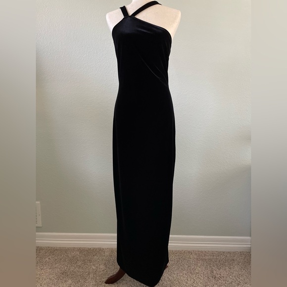 Gunne Sax Dresses & Skirts - Jessica McClintock Gunne Sax Black Asymmetrical Neck Velvet Maxi Dress | 11/12